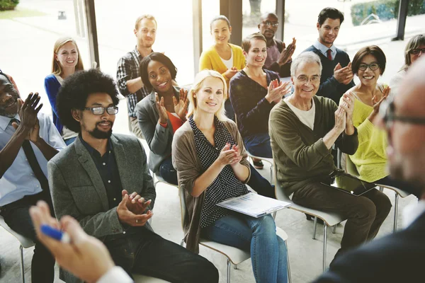 Público Aplaude, Concepto de agradecimiento —  Fotos de Stock