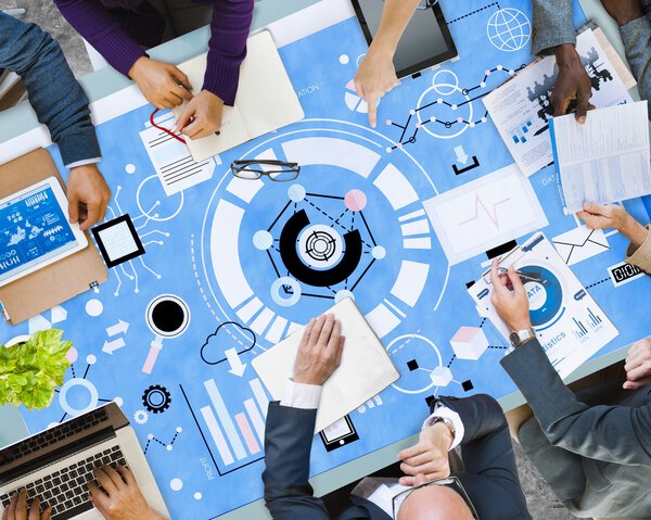 Деловая команда во время встречи
