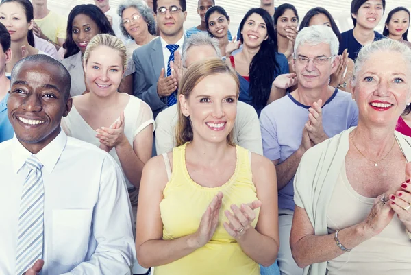 Businesspeople clapping hands — Stock Photo, Image