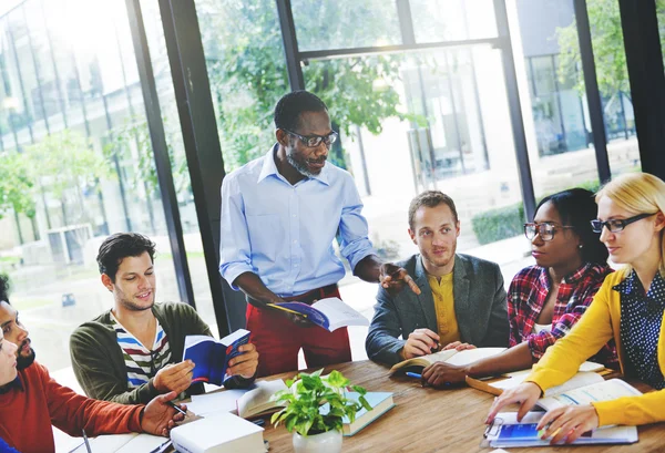 Diversidad Personas Lluvia de ideas — Foto de Stock