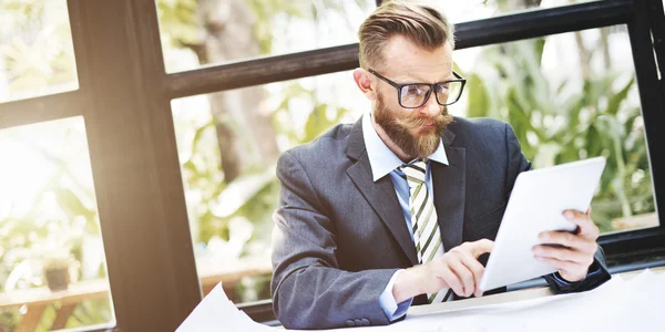 Affärsman tänkande koncept — Stockfoto