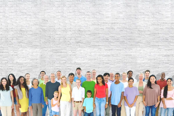 Diversiteit mensen permanent samen — Stockfoto