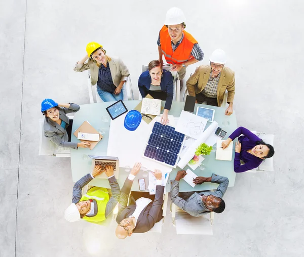 Arkitekten Engineer träffa människor Brainstorming koncept — Stockfoto