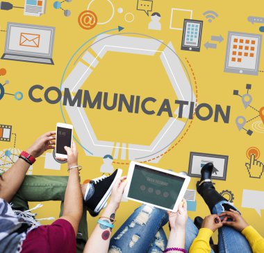 Dijital devises kullanan öğrenciler 