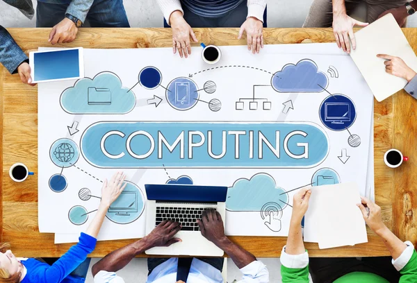 Gens d'affaires pointant vers le Cloud Computing — Photo