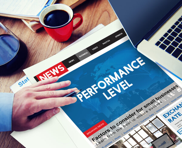 Человек, работающий с концепцией уровня производительности
