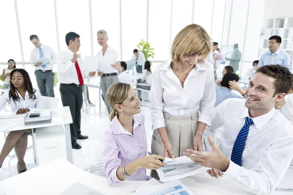 Equipe de negócios trabalhando juntos — Fotografia de Stock