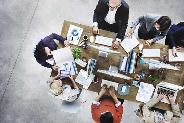 Grupo de empresarios que trabajan — Foto de Stock