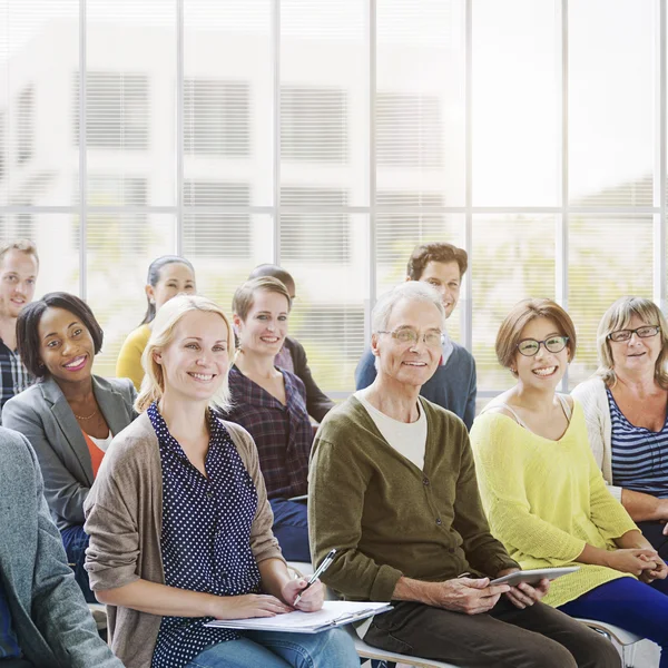 Diversiteit business mensen samen op de vergadering — Stockfoto