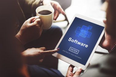 İnsanlar kahve molası internet tarama 