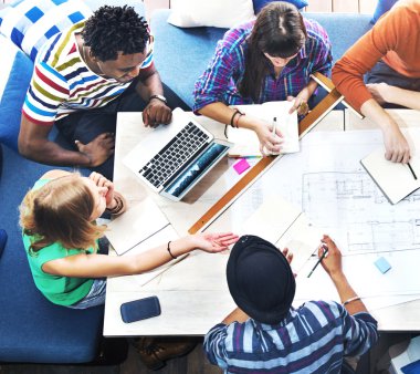 İş insanlar beyin fırtınası kavramı