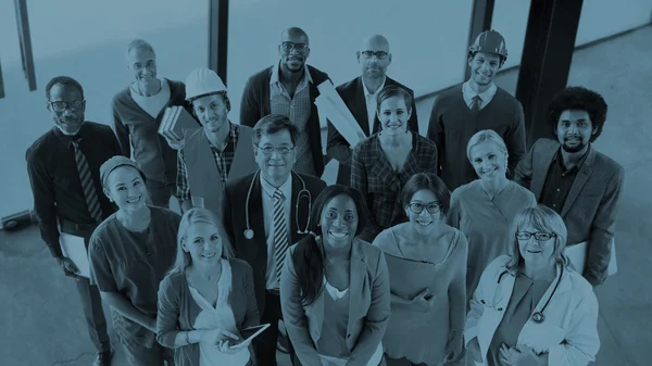 Celebrando Diverso grupo de Personas Concepto de Ocupaciones Diversas — Foto de Stock