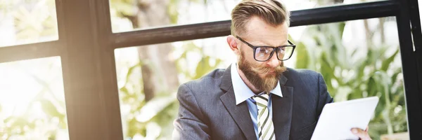 Man and Digital Device BusinessConcept — Stock Photo, Image