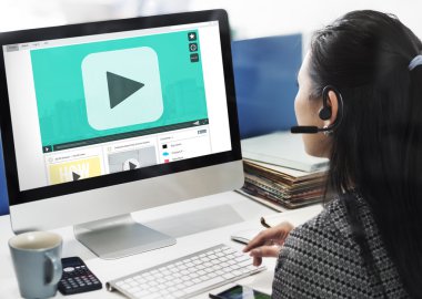 bilgisayar oyun düğmesini kullanarak monitör