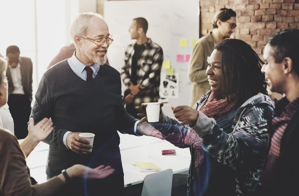 Diversidad de las personas en reunión —  Fotos de Stock