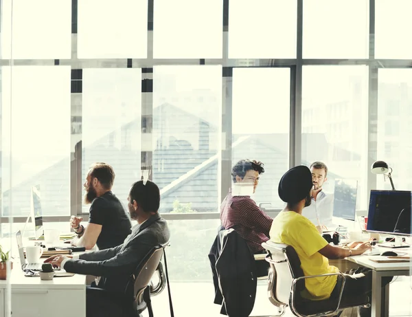 Imprenditori che lavorano — Foto Stock