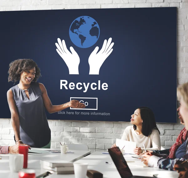 リサイクルとのビジネス会議 — ストック写真