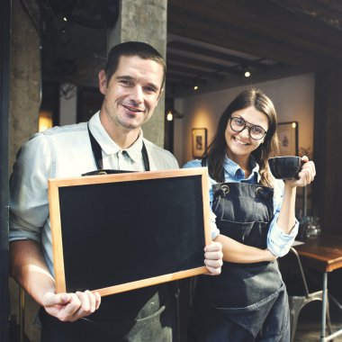 Blackboard Cafe yakınındaki çalışanlarla