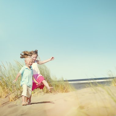 kardeş birlikte eğlenin