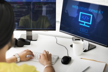 bilgisayar monitör web gelişimi ile