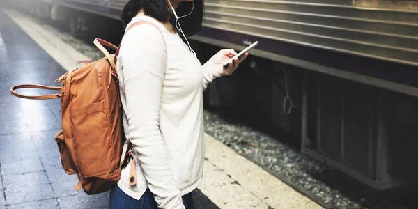 Retrato de mujer asiática Viajar — Foto de Stock