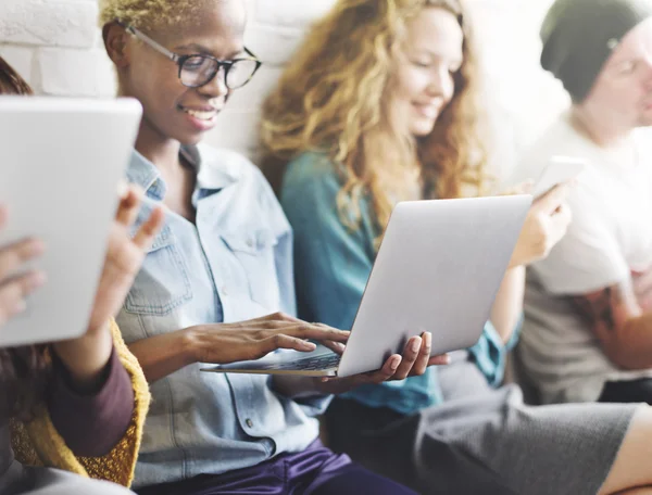 Diversity people with digital devices — Stock Photo, Image