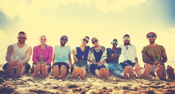 Amigos en Beach Concepto de fiesta de vacaciones —  Fotos de Stock