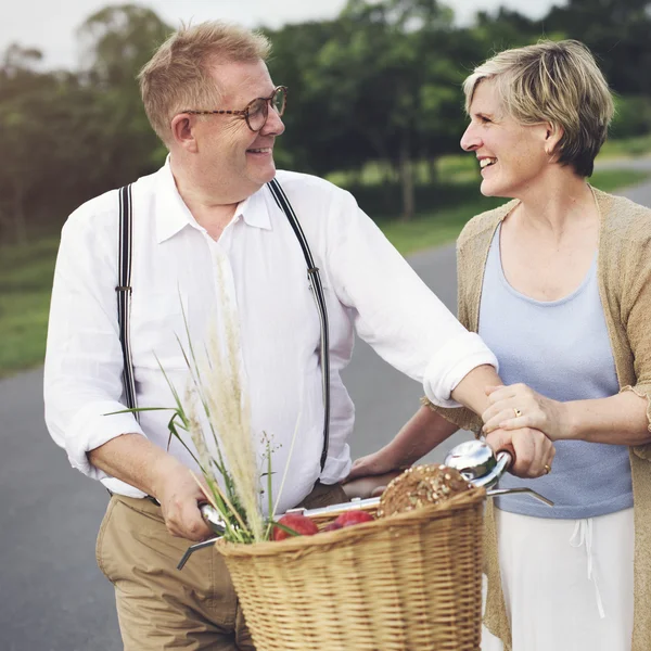 Coppia Moglie e Marito all'aperto — Foto Stock