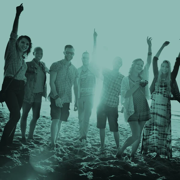 Adolescent amis à la plage Party Concept — Photo