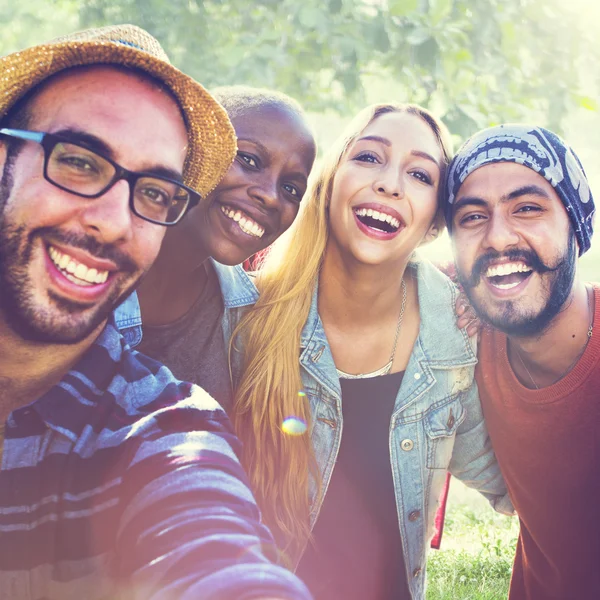 Conceito de Amigos de Verão Diversos — Fotografia de Stock