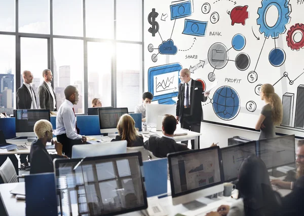 Geschäftsleute im Büro — Stockfoto