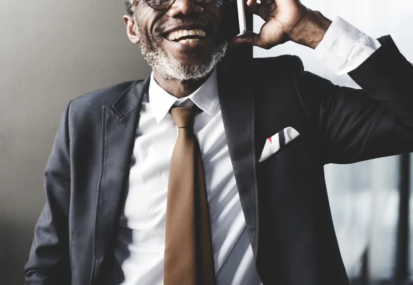 Businessman Using Digital Device — Stock Photo, Image