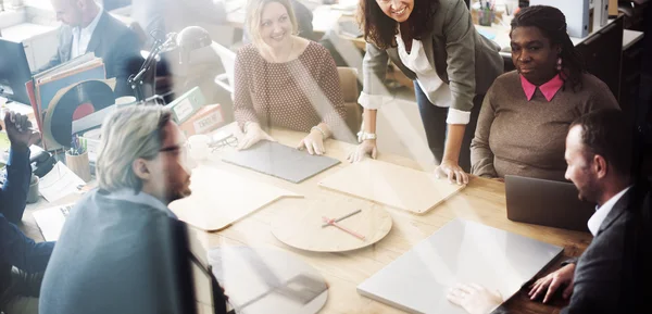 Gente de negocios en reunión — Foto de Stock