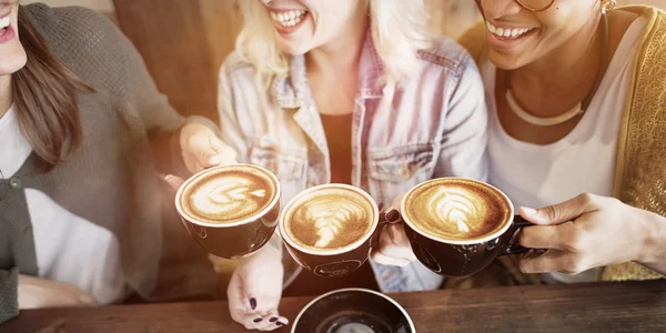Mujer Drinking Coffee — Foto de Stock