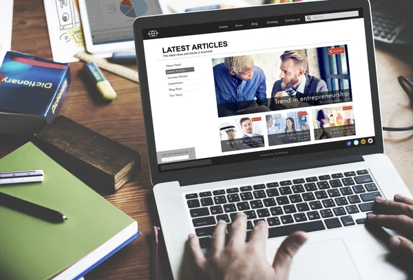 Man working with computer — Stock Photo, Image