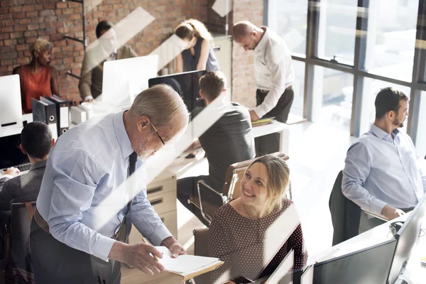 Imprenditori che lavorano — Foto Stock