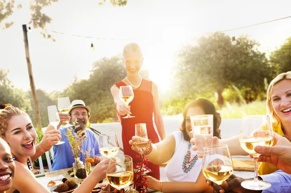 Vizinhos Diversos Conceito de Beber — Fotografia de Stock