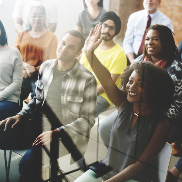 Diversidad de las personas en reunión —  Fotos de Stock