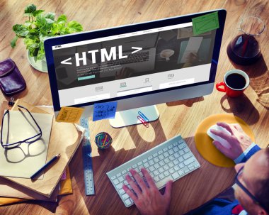 klavyede yazarak adam