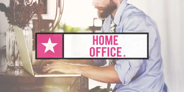 Az ember és a Home Office üzleti Wokrplace koncepció — Stock Fotó