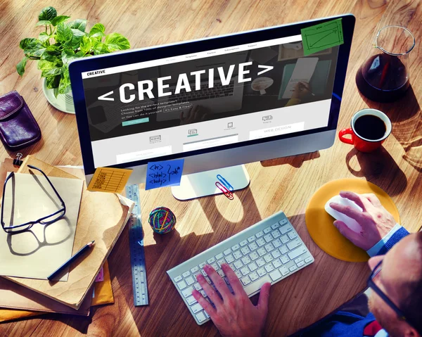 Man typing on keyboard — Stock Photo, Image