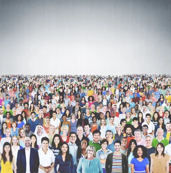 Grand groupe de personnes de la diversité — Photo