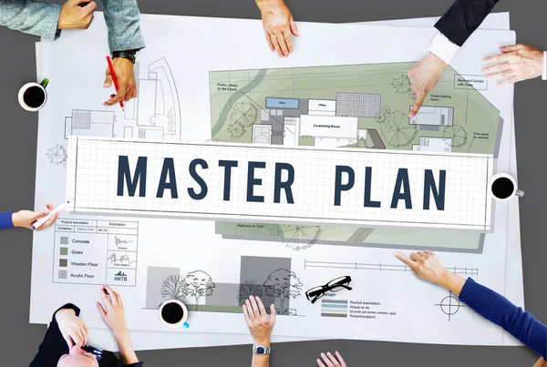 Bir grup insan Master Planı üzerinde işaret — Stok fotoğraf