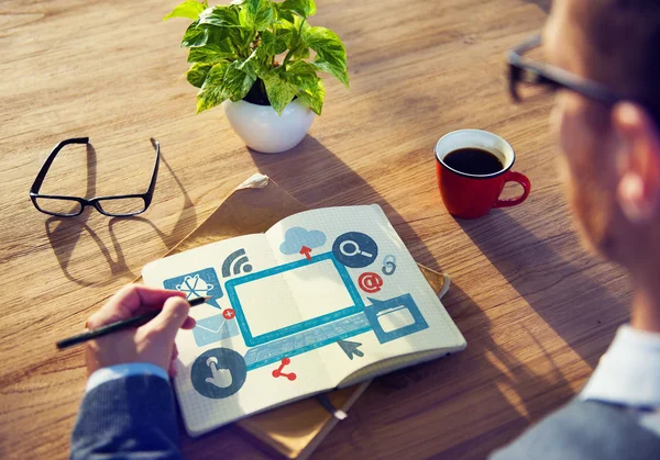 Homem trabalhando com e conceito de tecnologia — Fotografia de Stock