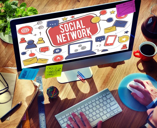 Sociala nätverk och Media kommunikation koncept — Stockfoto