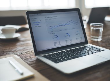 Çağdaş işyeri, ofis, banka donatımı 