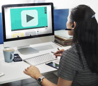 bilgisayar oyun düğmesini kullanarak monitör