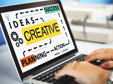 dizüstü ekran üzerinde yaratıcı