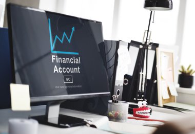 bilgisayar monitöründe tablo 