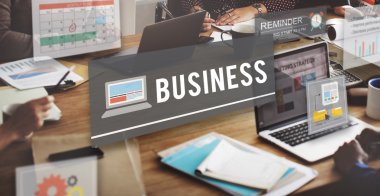 iş arkadaşları tartışıyor